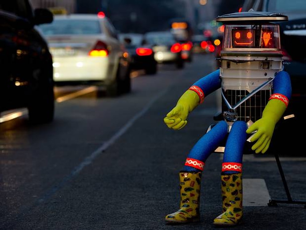 Ya Türkiye'de Olsaydı... Otostopla Dünyayı Gezen Robot Hitchbot