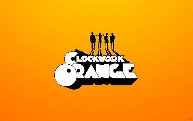 22. Otomatik Portakal (bkz: a clockwork orange) kitabı ve filminin başlığındaki orange sözcüğünün portakalı değil insanı refere etmesi.