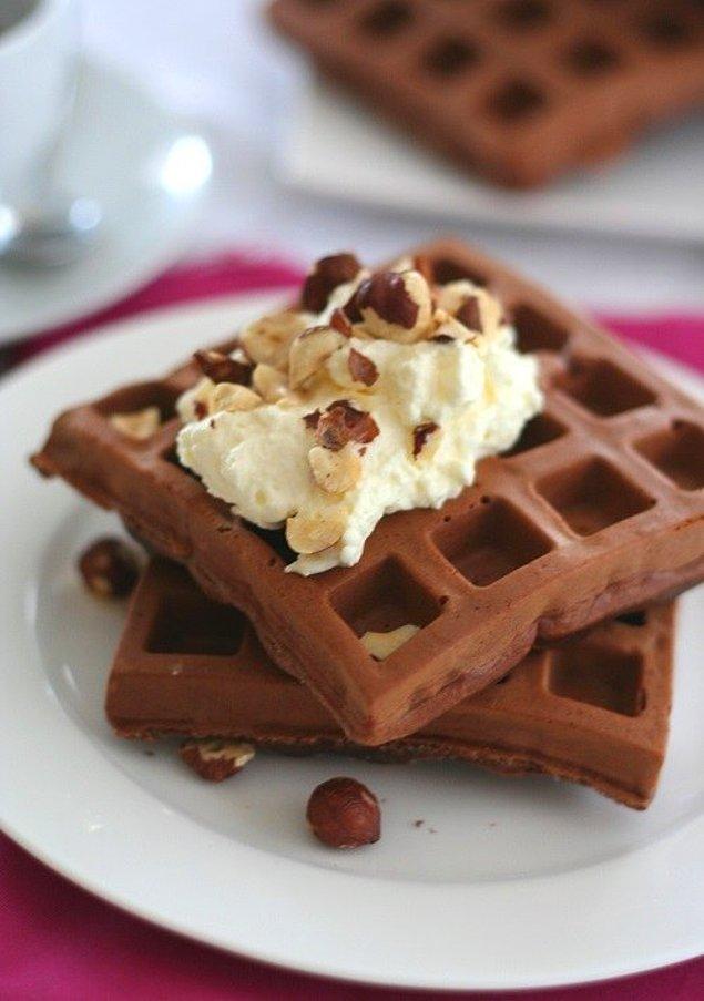 8. Tatlı alışkanlıklarının en güzeli waffle'ı yazın da yemenin tek yolu!