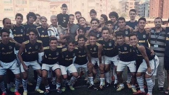 Van Persie'den Altyapı Ziyareti