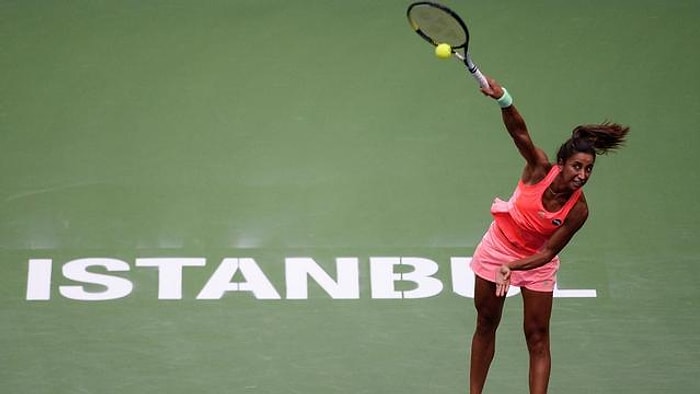 Çağla Büyükakçay Turnuvaya Veda Etti