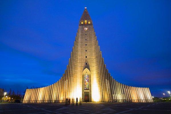 1. Hallgrímur Kilisesi; Reykjavik, İzlanda