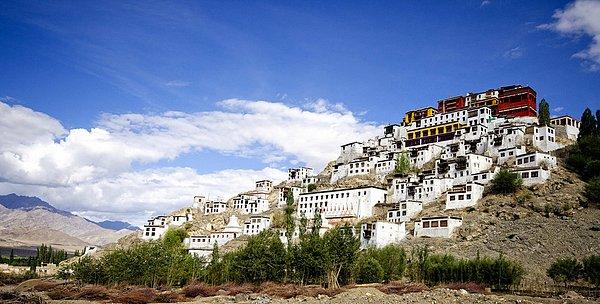 14. Thikse Manastırı; Ladakh, Hindistan
