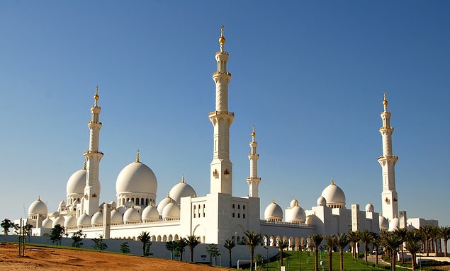 20. Şeyh Zayed Camii; Abu Dabi, Birleşik Arap Emirlikleri