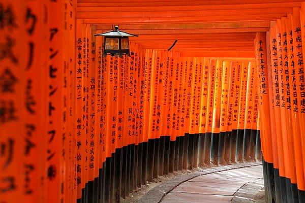 23. Fushimi-Inari-Taisha; Kyoto, Japonya