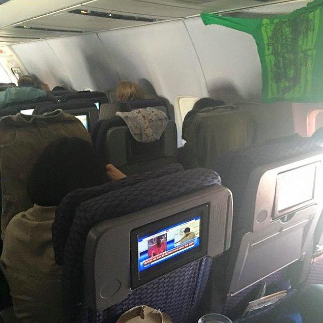 14. Uçuştan önce kuru temizlemeye uğrama zahmetine girmemiş rahat yolcular