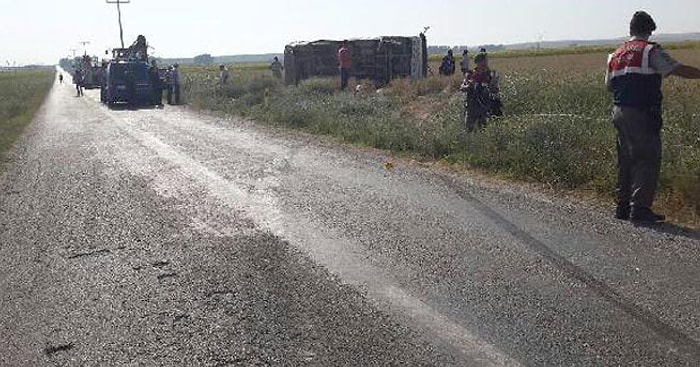 Tarım İşçilerini Taşıyan Midibüs Devrildi: 3 Ölü, 30 Yaralı