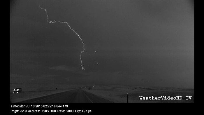 Gökyüzünü İkiye Ayıran Yıldırımların Ağır Çekimdeki İnanılmaz Görüntüleri