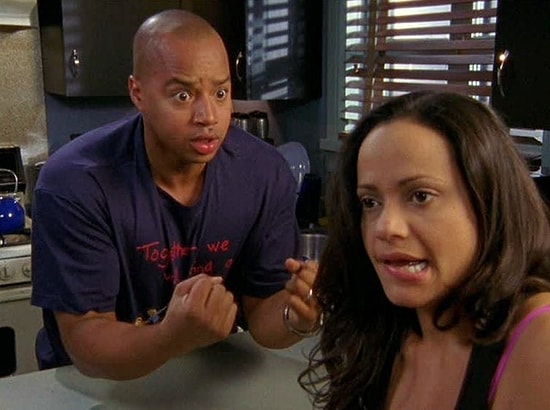 3 Aylık vs 3 Yıllık İlişki Arasındaki Farkı Anlatan Efsane Bilek Güreşi Sahnesi