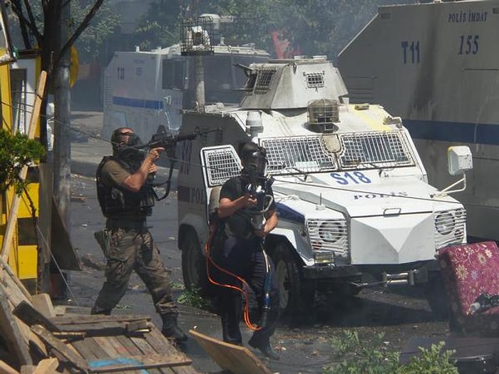 Gazi Mahallesi'ndeki Olaylarda 1 Polis Şehit Oldu