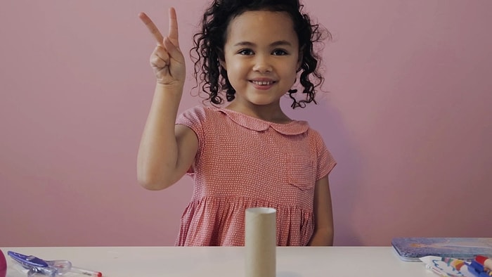 Bakmadan Hedefleri 12'den Vuran Yetenekli Kız