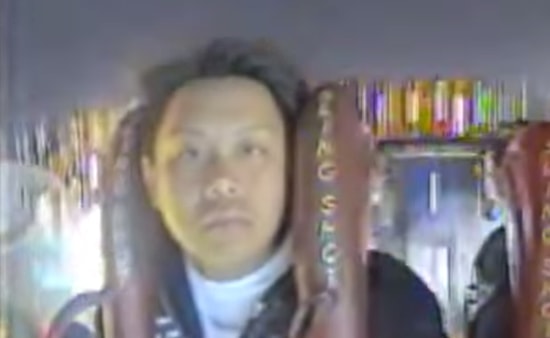 G-Max'e Binen ve Surat İfadesi Hiçbir Şekilde Değişmeyen Değişik Adam