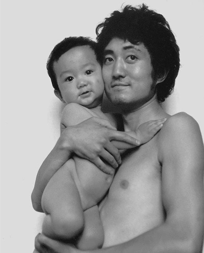 Aynı Pozu Vererek Fotoğraf Çeken Baba Oğlun 28 Yıllık İlginç Öyküsü