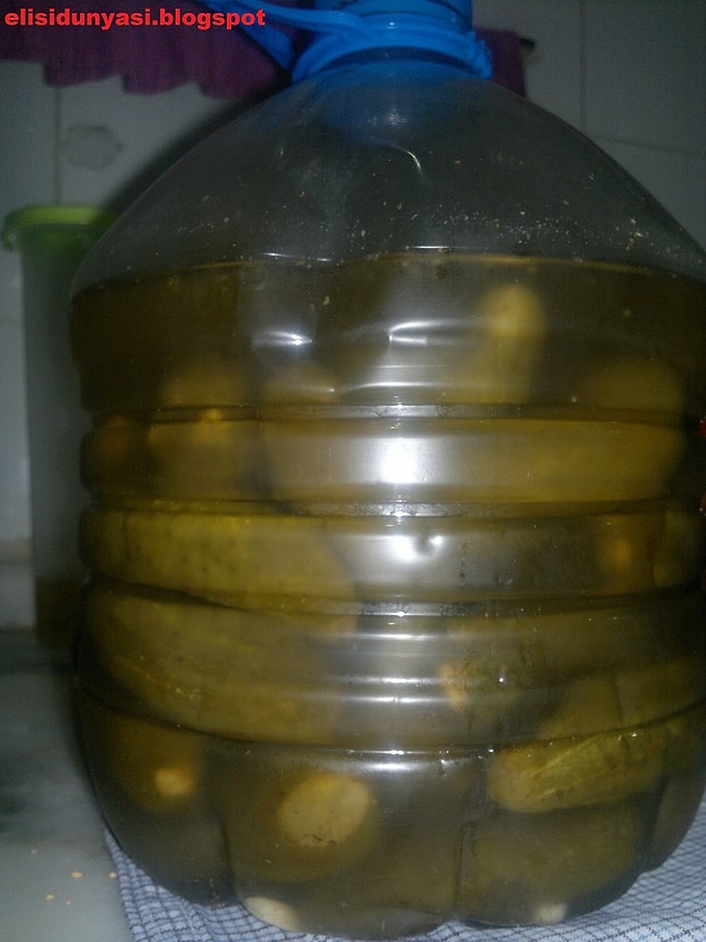 4. 5 litrelik pet şişe