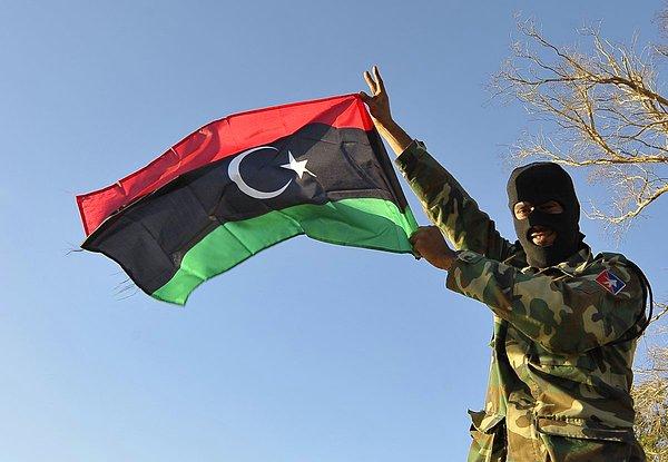 Kaddafi sonrasında Libya'da kaos çıktı. Bitmek bilmeyen bu kaos sonucu milyonlar öldü ve ülke bir dizi geçici başbakan gördü.