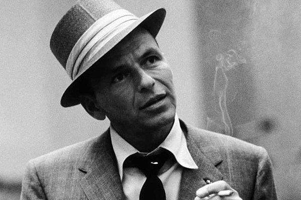 3. Frank Sinatra - ABD (1935–1995)