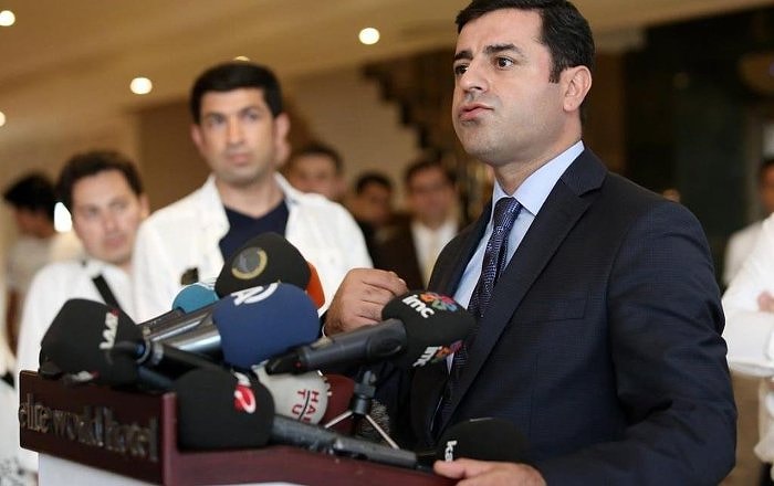 Demirtaş: 'Hanginiz Evladınızı Feda Ediyorsunuz?'