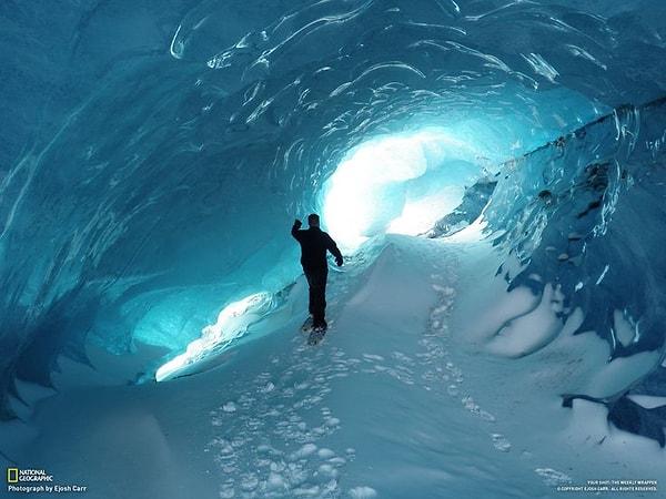 Donmuş dalgalar kimi zaman Antartika’da inanılmaz fotolara dönüşebilir.