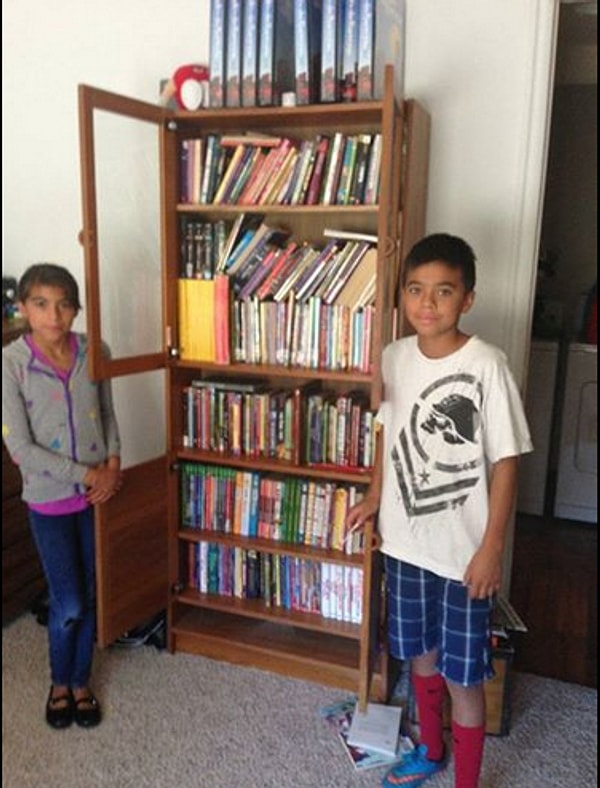 Мэтью рассказал, что с нетерпением ждет момента, когда он сможет поделиться этими книгами с другими детьми. Он обещает, что прочитает все до последней страницы.