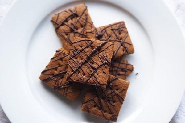 3. Mis gibi zencefilli kurabiyeyi çikolatalı sos ile denemek istemez misiniz?