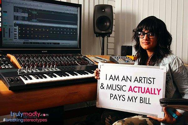 "Ben bir sanatçıyım ve müzik gerçekten de faturalarımı ödüyor."