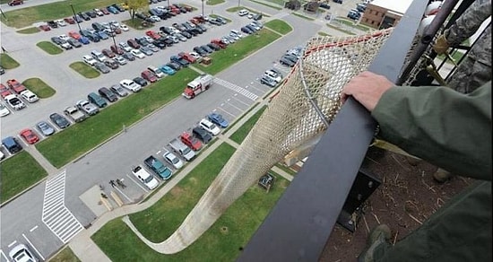 Yüksek Binalarda Mahsur Kalan İnsanları Kurtarmak İçin İcad Edilmiş Roller Caster Filesi