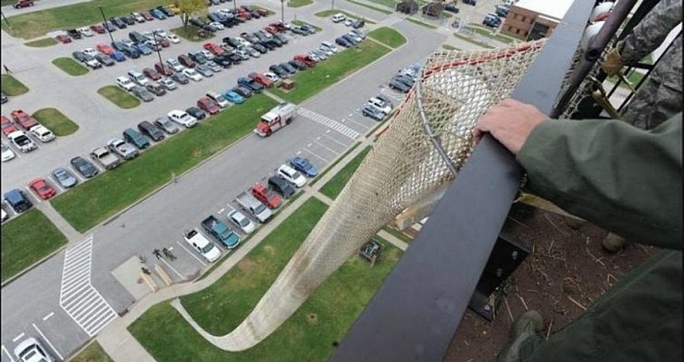 Yüksek Binalarda Mahsur Kalan İnsanları Kurtarmak İçin İcad Edilmiş Roller Caster Filesi