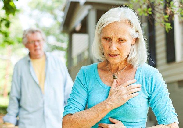 11. Kadınlarda kalp krizleri göğüs ağrısı yerine, bulantı, hazımsızlık ve omuz ağrısı şeklinde ortaya çıkmaktadır.