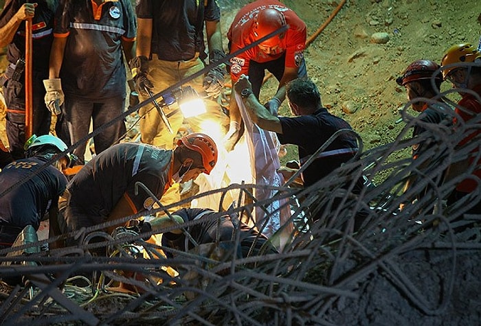 İzmir'de Viyadük İnşaatında İskele Çöktü: 4 İşçi Hayatını Kaybetti