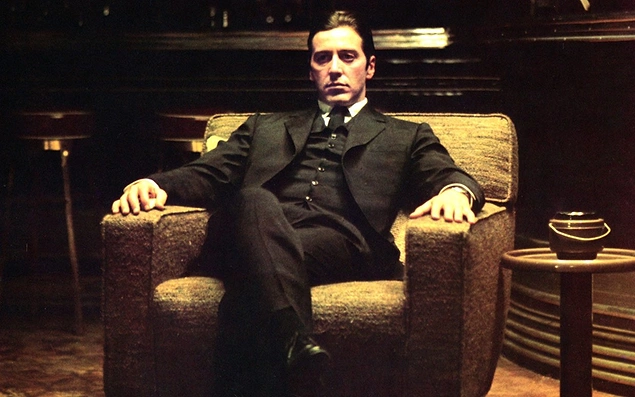 Al Pacino'nun bÃ¼yÃ¼kannesi ve bÃ¼yÃ¼kbabasÄ± Amerika'ya tÄ±pkÄ± filmdeki Vito Corleone gibi Sicilya'nÄ±n Corleone kÃ¶yÃ¼nden gÃ¶Ã§ etmiÅŸtir.