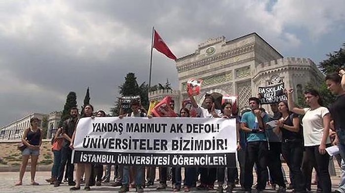 İstanbul Üniversitesi Önünde 'Rektör' Protestosu