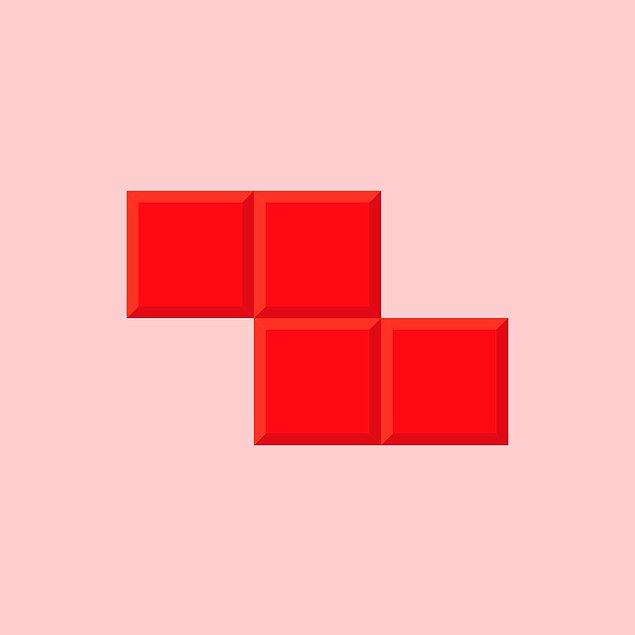 4. Tetris'te sen düz çubuk beklerken, sürekli gelen bu çakma "z" harfi.