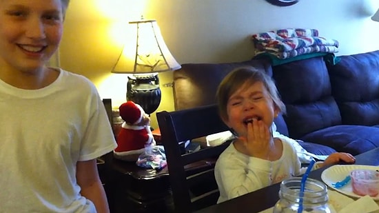 Büyük Bir Zevkle Kardeşinize Yapabileceğiniz 6 Eğlenceli Şaka