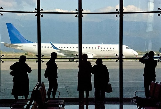 İtalya'da Vekiller Artık Ekonomi Sınıfında Uçacak