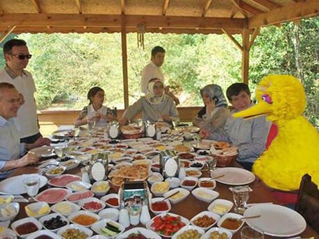 23. Mütevazı kahvaltı sofralarını seviyor...