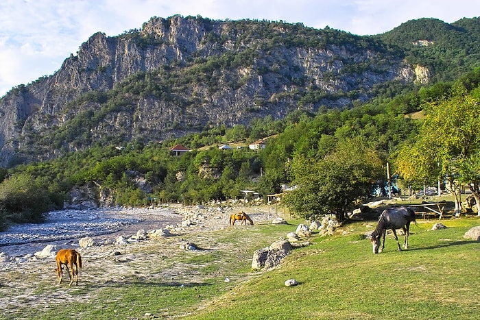 Tası Tarağı Toplayıp Azerbaycan'a Gitmek İçin 21 Sebep