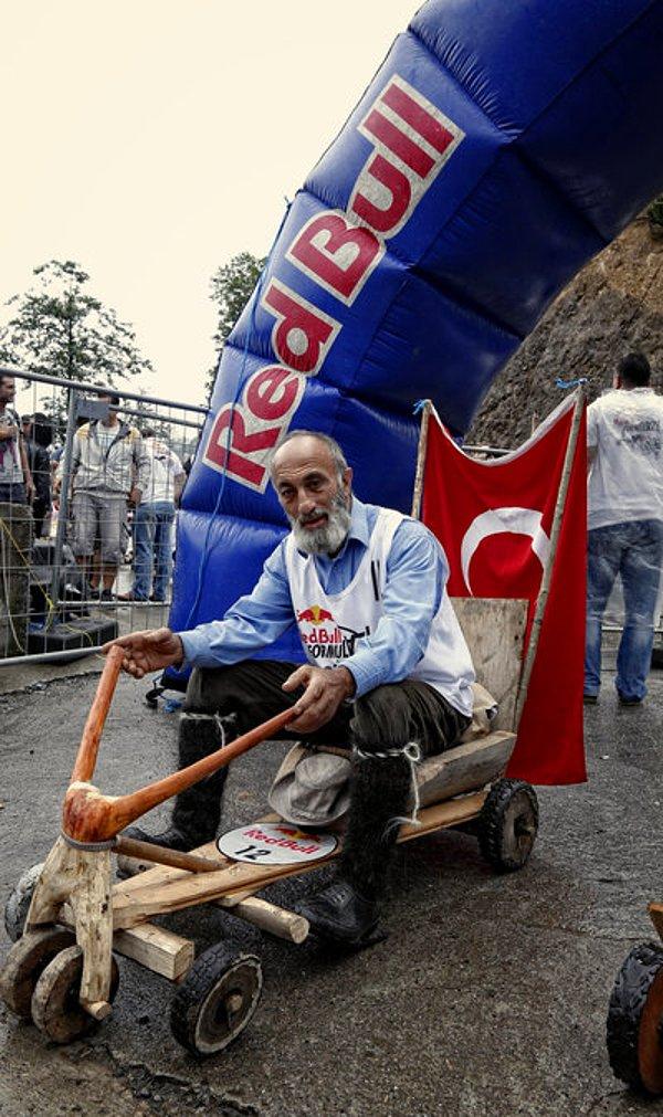 5. Her yaştan Karadenizli'nin hayat verdiği tahta arabalar sanki Red Bull'un enerjisini almış gibi hızlı.