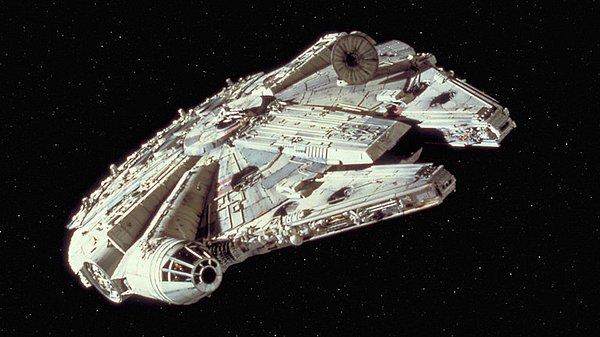 1. Kolay bir soruyla başlayalım. Han Solo ve Chewbacca'nın kullandığı bu geminin adı neydi ki?