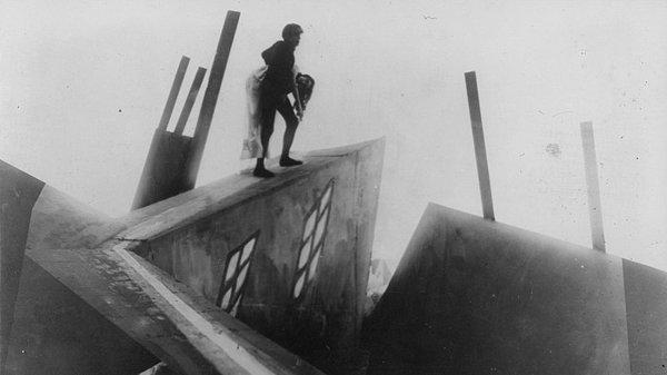 113. Dr. Caligari'nin Muayenehanesi (1920)