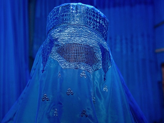 Gunnar'ın birlikle seyahat ettiği bir arkadaşı onun burka denediği anı ölümsüzleştirmiş. Sonrasında bu fotoğraf bir Fransız gazetesinin ilk sayfasında yer almış; fakat Afgan kadınından söz edilirken.