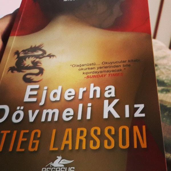 28. Stieg Larsson – Ejderha Dövmeli Kız (Milenyum Serisi)