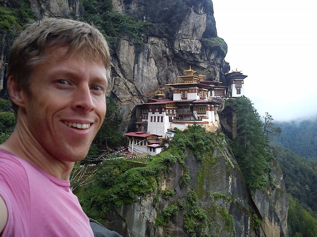 Himalayalar'da Paro Taktsang adlı manastır ile özçekim keyfi.