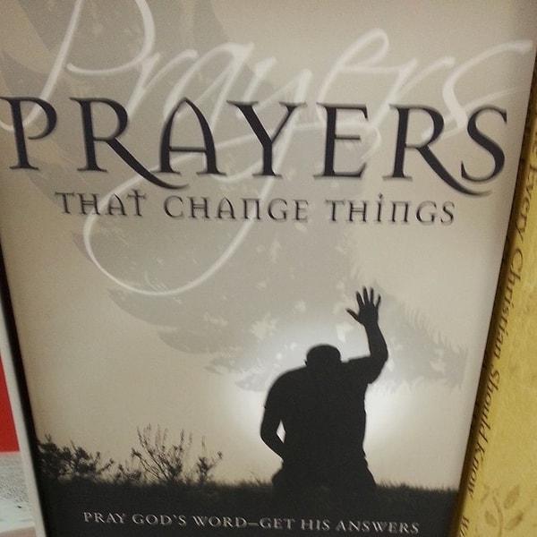 18. Başlığında dua eden bir adam olan bu kitap.