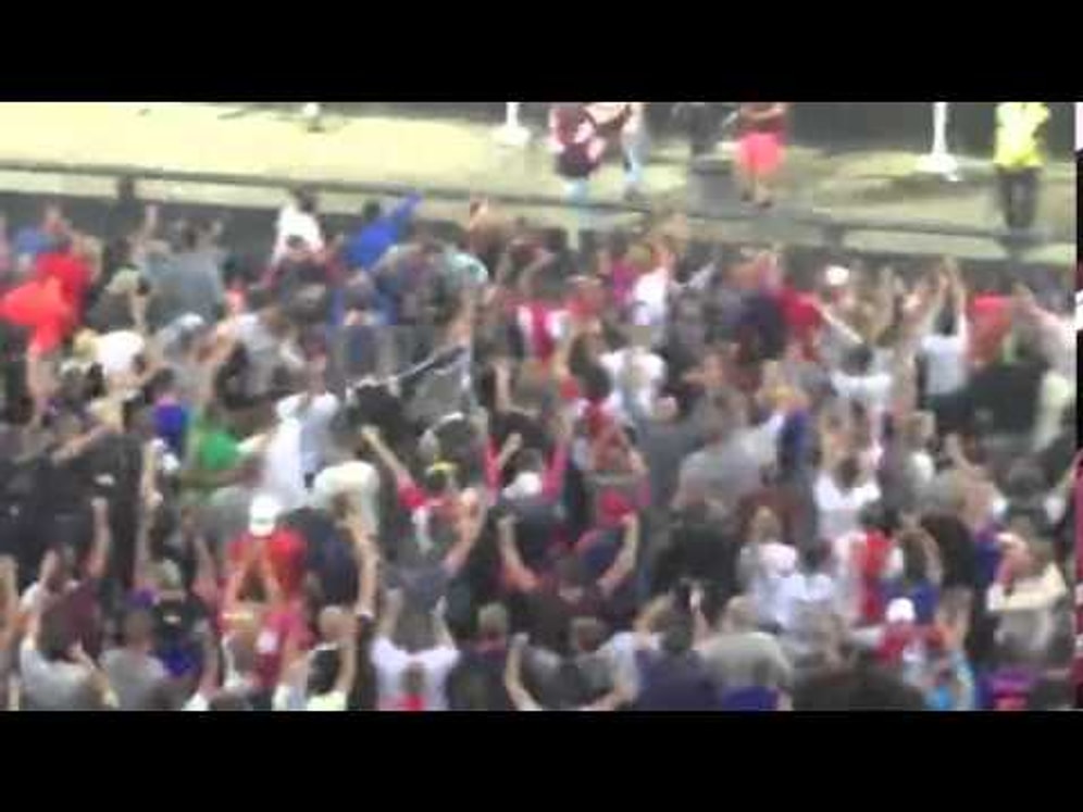 Kuyt Attı Foto Muhabirleri Kavgaya Tutuştu