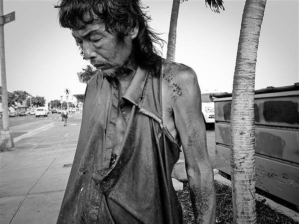 3. 2003 yılında "The Homeless Paradise" (Evsizler Cenneti) isimli bir fotoğraf projesine başladı.