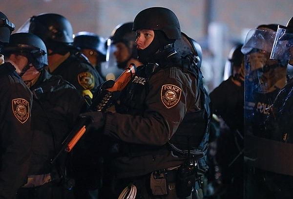 Ferguson'da yeniden polis şiddeti