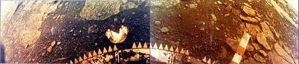 15. Venüs yüzeyinin ilk renkli fotoğrafı, 1 Mart 1982, Venera 13
