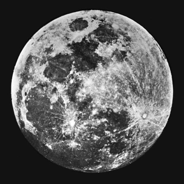 20. Ay'ın ilk detaylı fotoğrafı, 1840, John William Draper