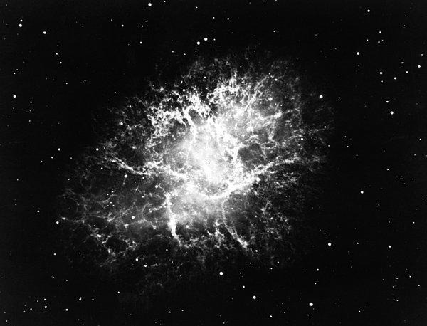 16. Yengeç Nebulası'nın ilk fotoğrafı, 11 Ekim 1950, Walter Baade