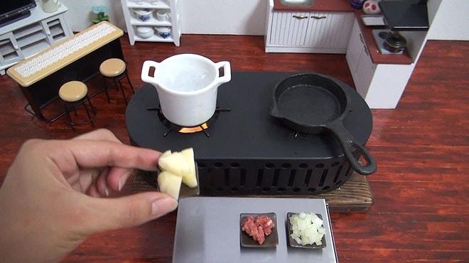 Kendinizi İzlemekten Alıkoyamayacaksınız: Minyatür Mutfaktaki 10 Mini Pişirme Görüntüsü